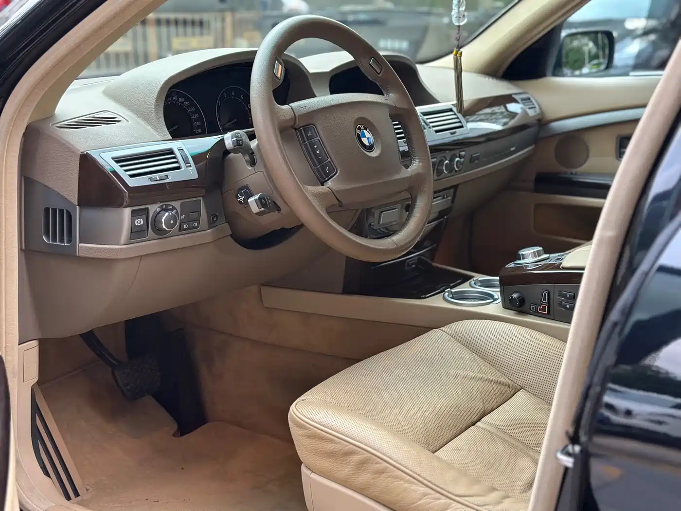 BMW 7 Series 2008 Model 730Li Classic Edition фото 4