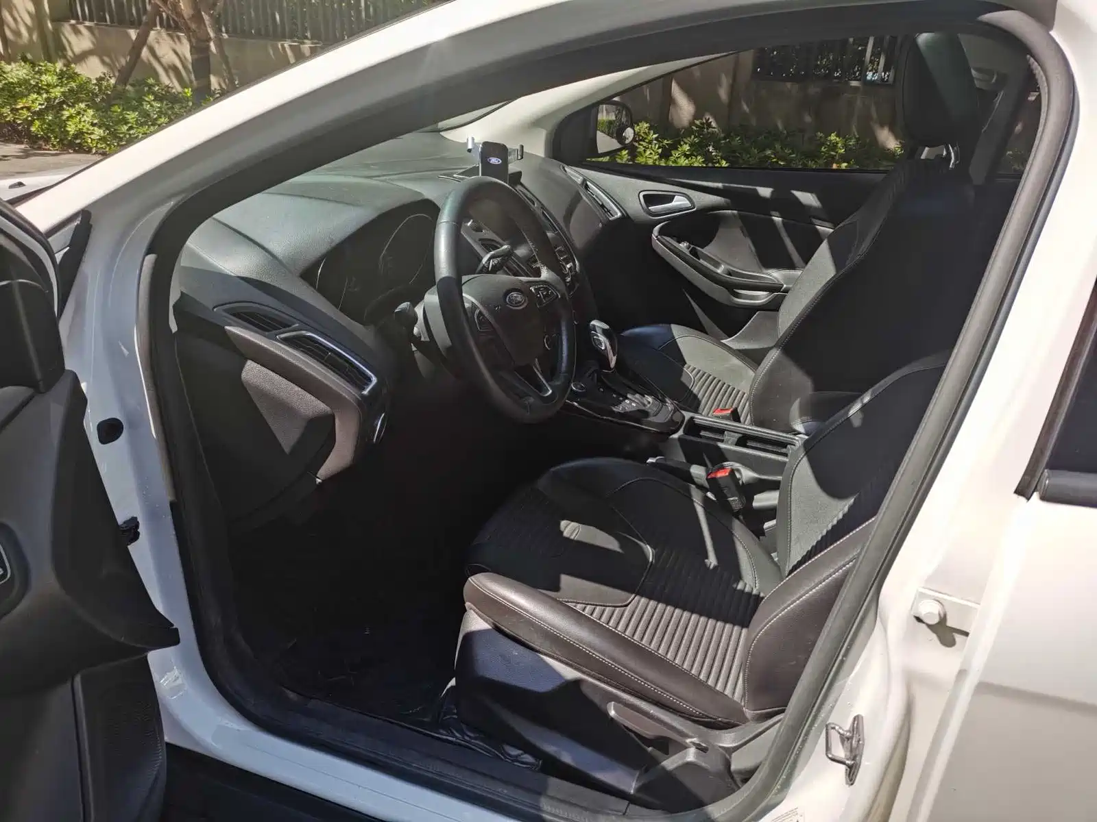 Фото 5 - Ford Focus