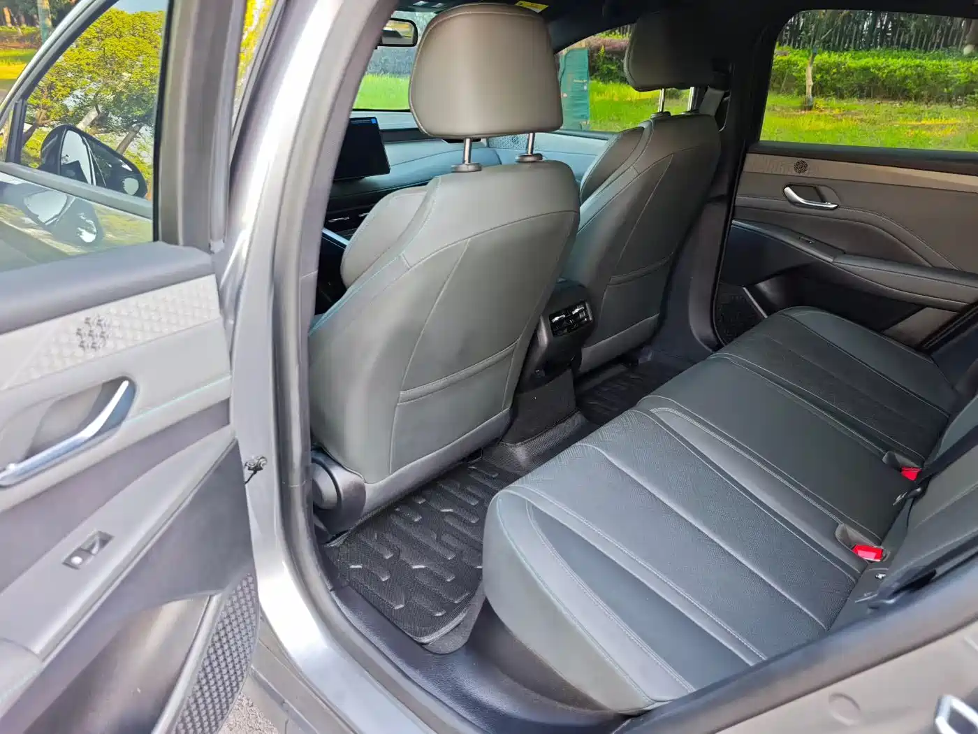 BYD Qin PLUS 2025 DM-i Smart Drive 55KM Leader фото 6