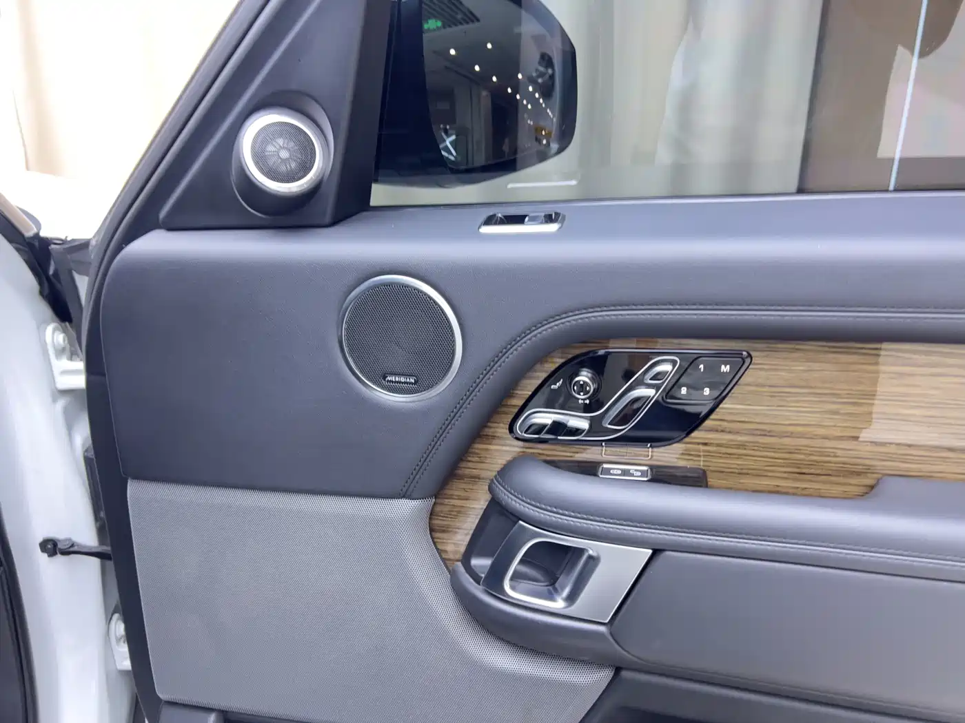Land Rover Range Rover 2018 3.0 SC V6 Vogue Heritage Extended Edition фото 9