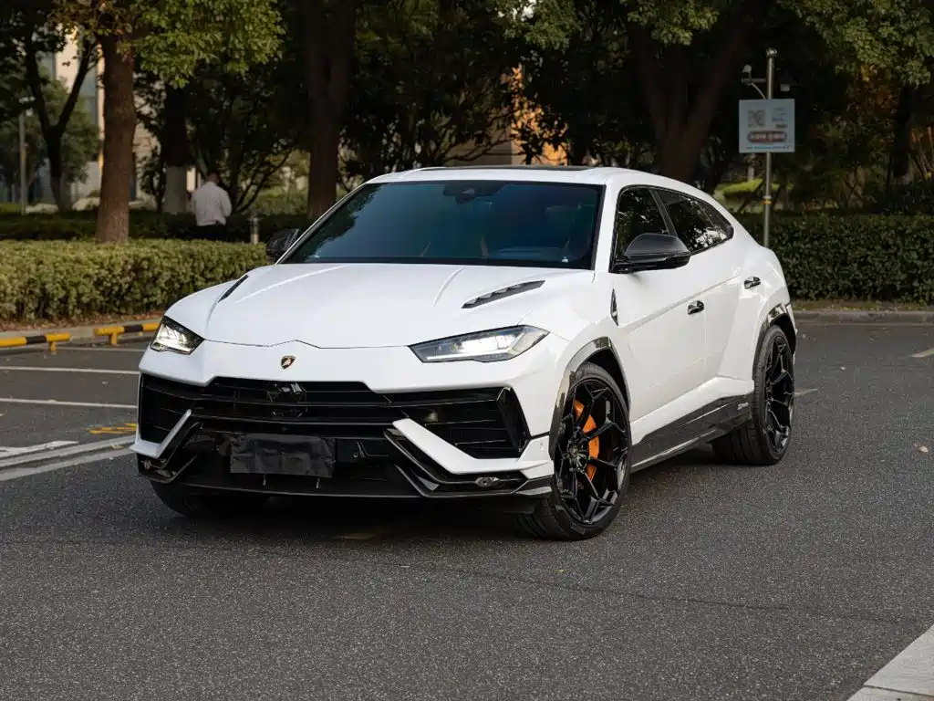 Фото 1 - Lamborghini Urus