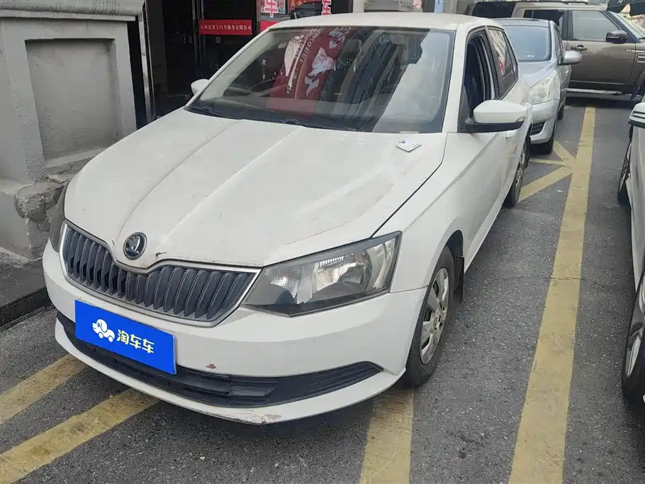 Škoda Fabia 2015 1.4L Automatic Advance Edition