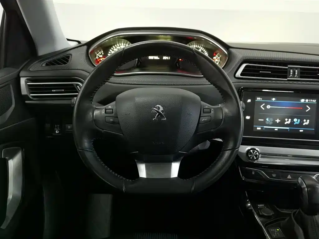 Peugeot 308 2016 230THP Automatic Luxury фото 11