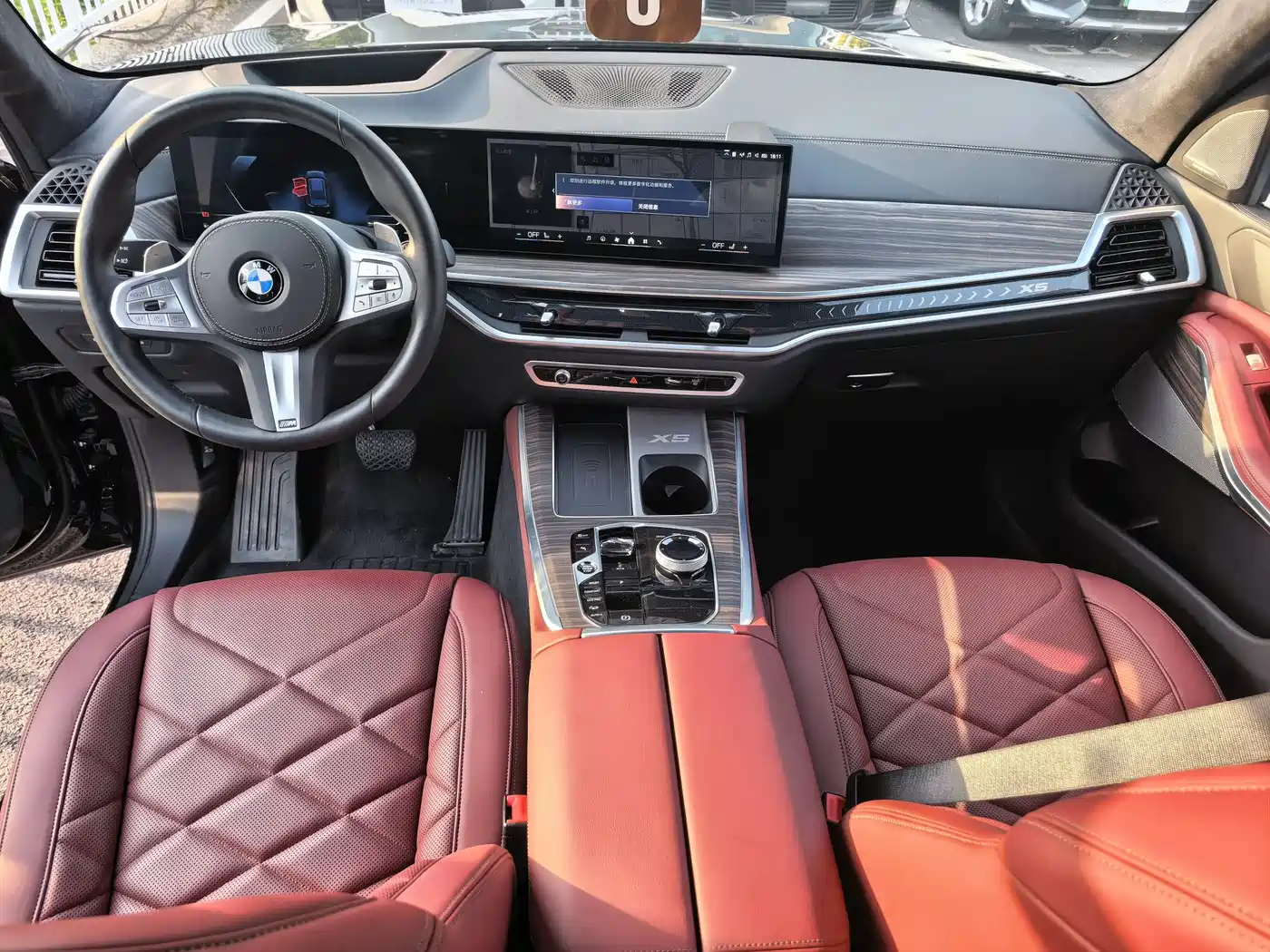 BMW X5 2025 Model xDrive 40Li M Sport Blackout Package фото 16