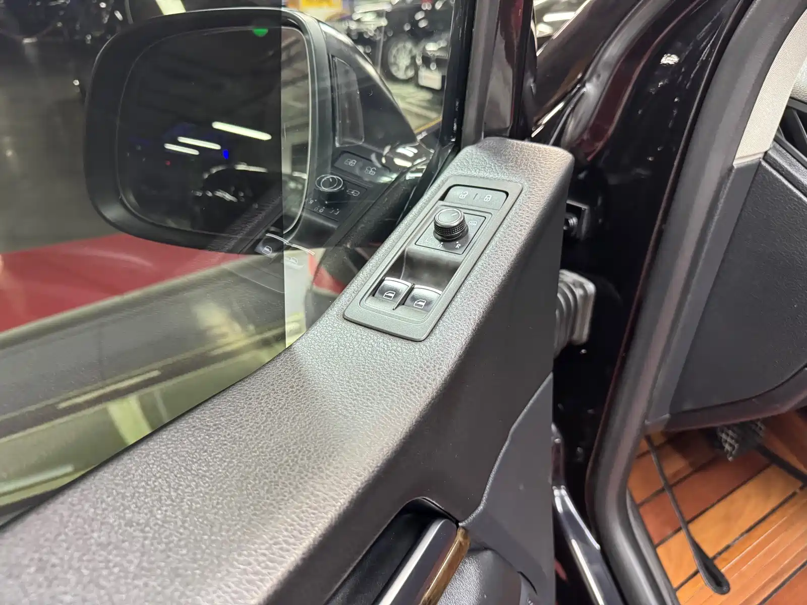 Фото 29 - Volkswagen Multivan