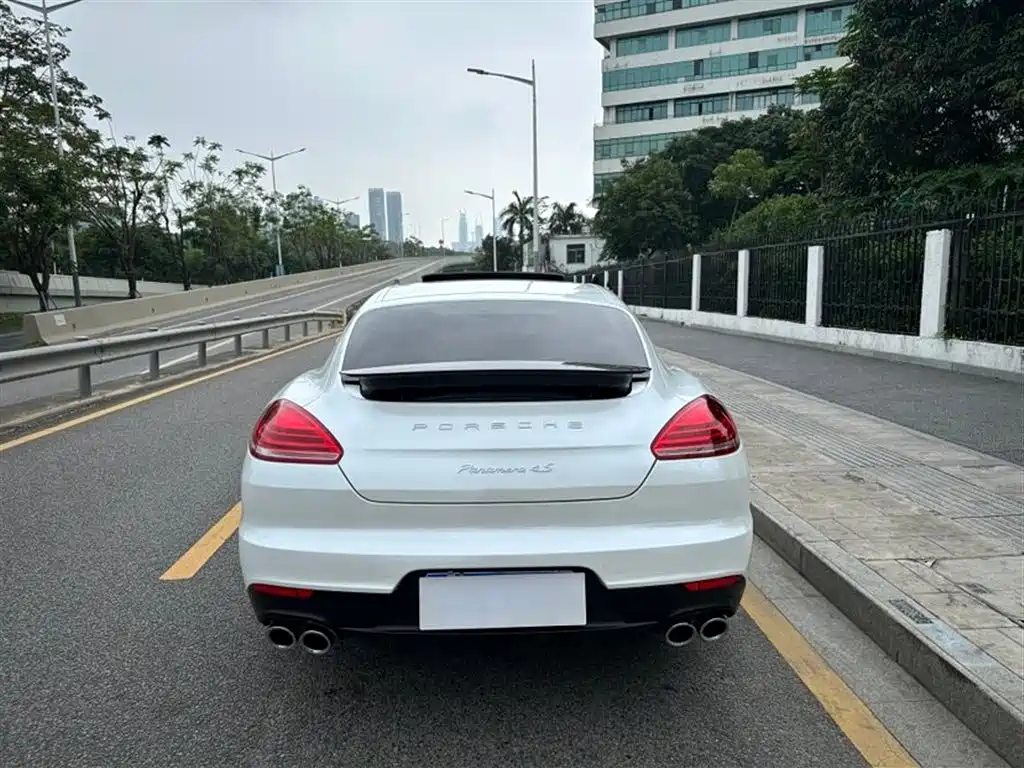 Porsche Panamera 2014 Panamera 4 3.0T фото 8