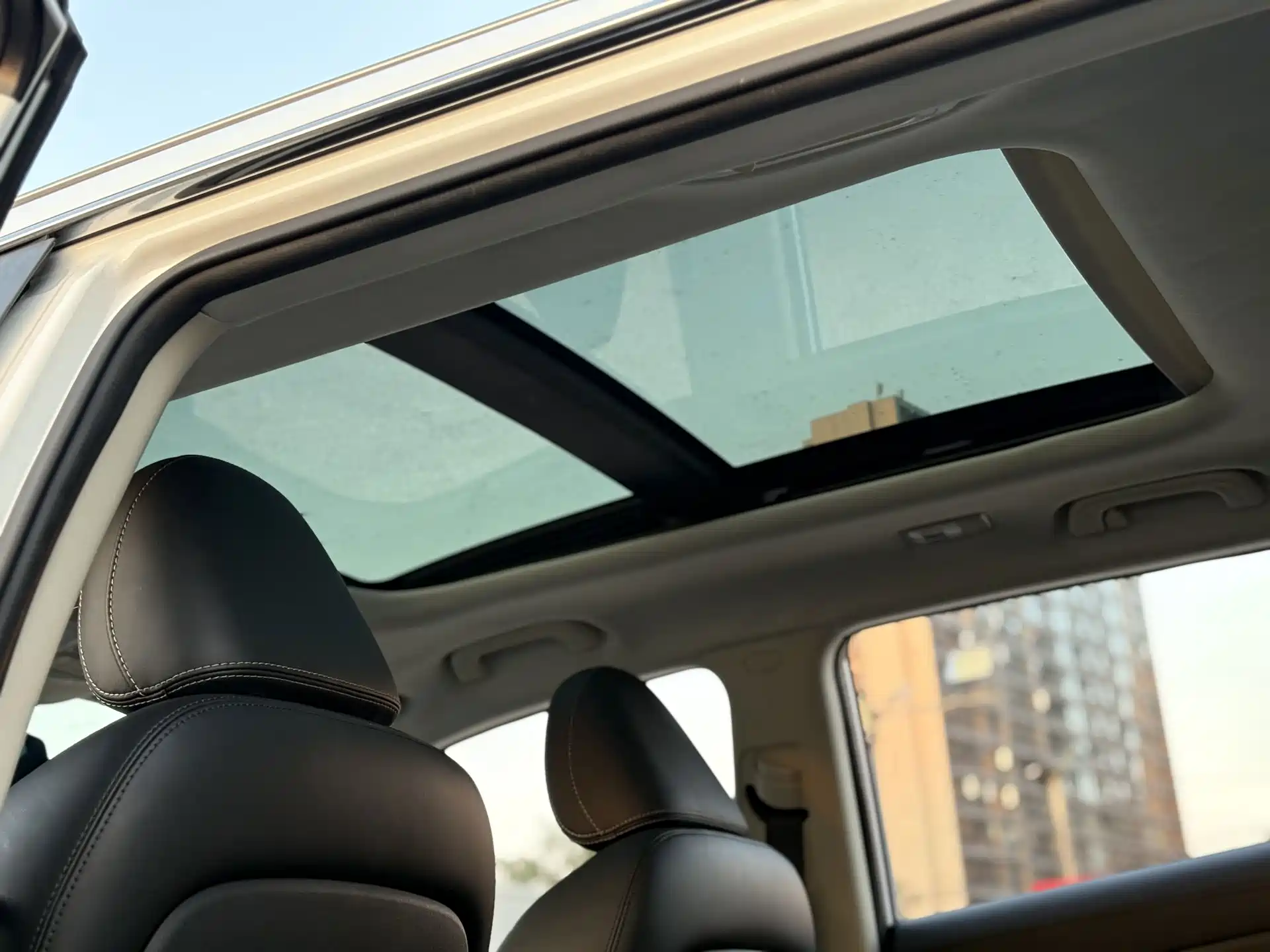 Фото 3 - Geely Atlas