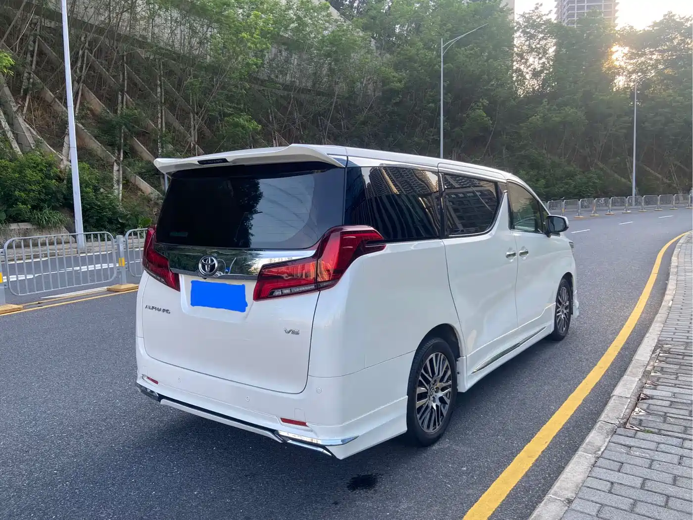 Toyota Alphard 2015 3.5L Luxury Edition фото 7