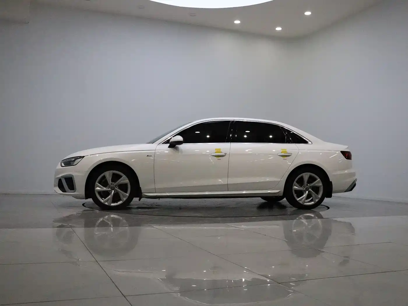 Audi A4L 2020 40 TFSI Fashion Dynamic Edition фото 2