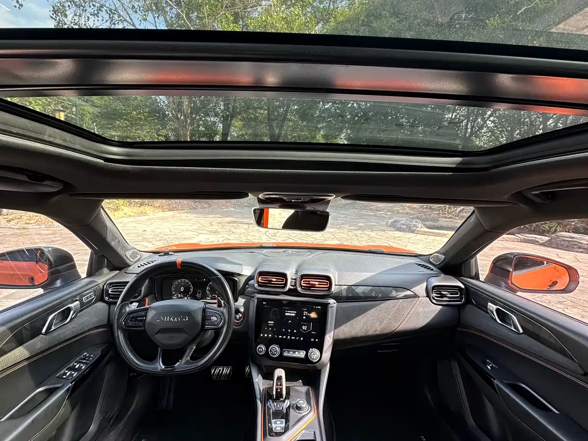 LYNK & CO. 02 HATCHBACK