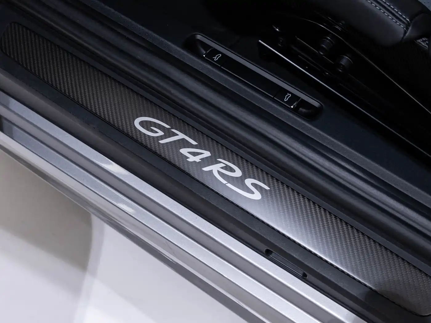 Porsche 718 2022 Cayman GT4 RS 4.0L фото 13
