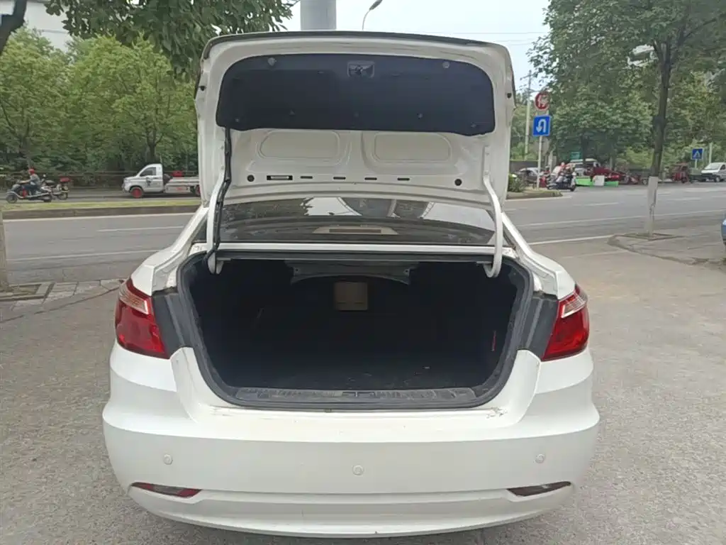 Changan Eado 2015 2015 1.6L Manual Luxury China V