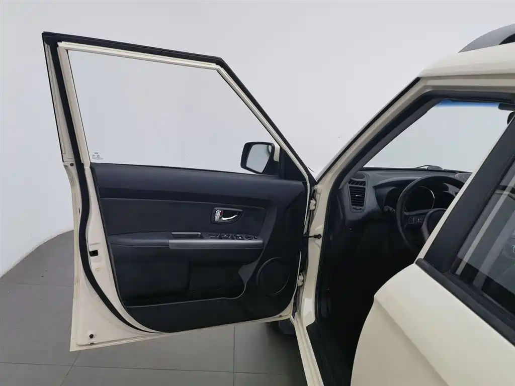 Kia Soul 2013 1.6L AT Premium фото 8