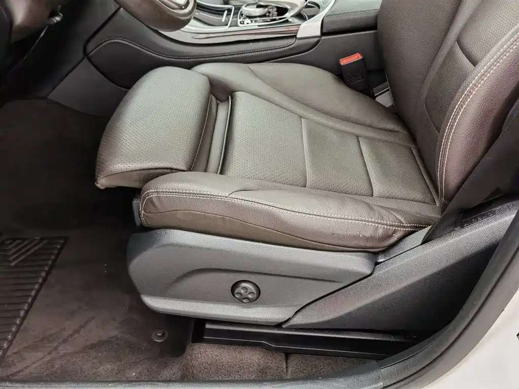 Mercedes-Benz GLC 2018 Facelift GLC 200 4MATIC фото 20