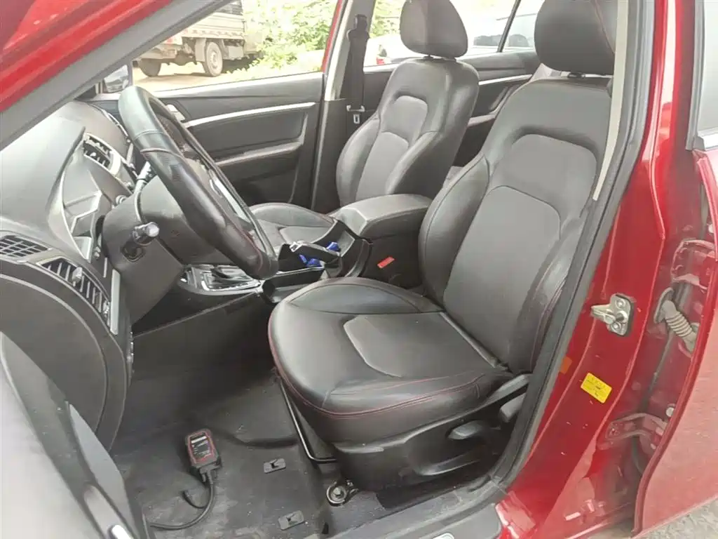 Фото 15 - Geely Emgrand