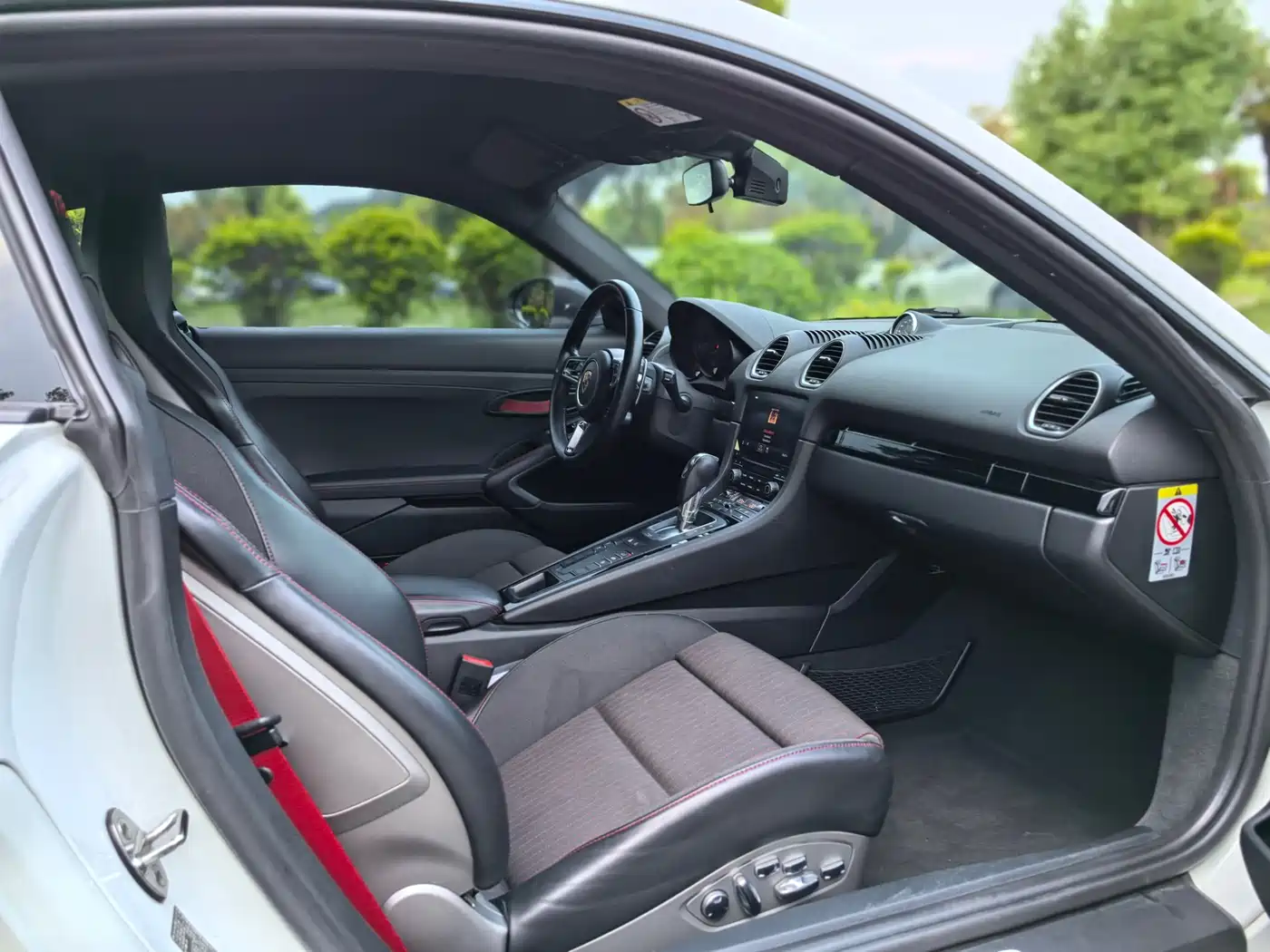Porsche 718 2019 Cayman T 2.0T фото 9