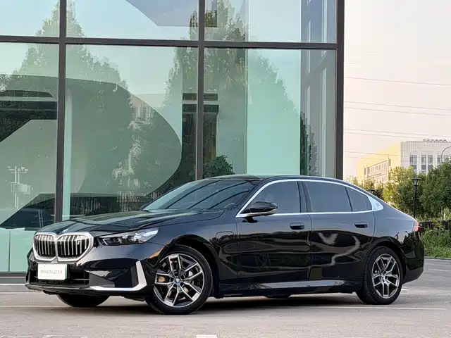  BMW BMW i5 2024 eDrive 35L Luxury Package
