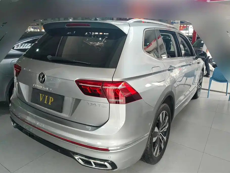 Volkswagen Tiguan L 2022 330TSI Auto 2WD R-Line Premium Edition фото 3