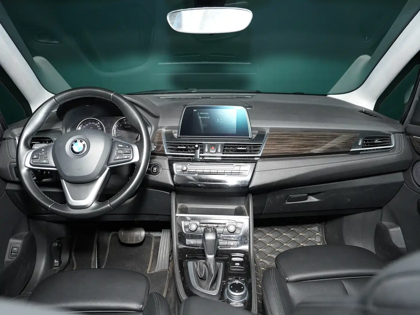 BMW 2 Series Touring 2018 Model 220i Luxury Package фото 22