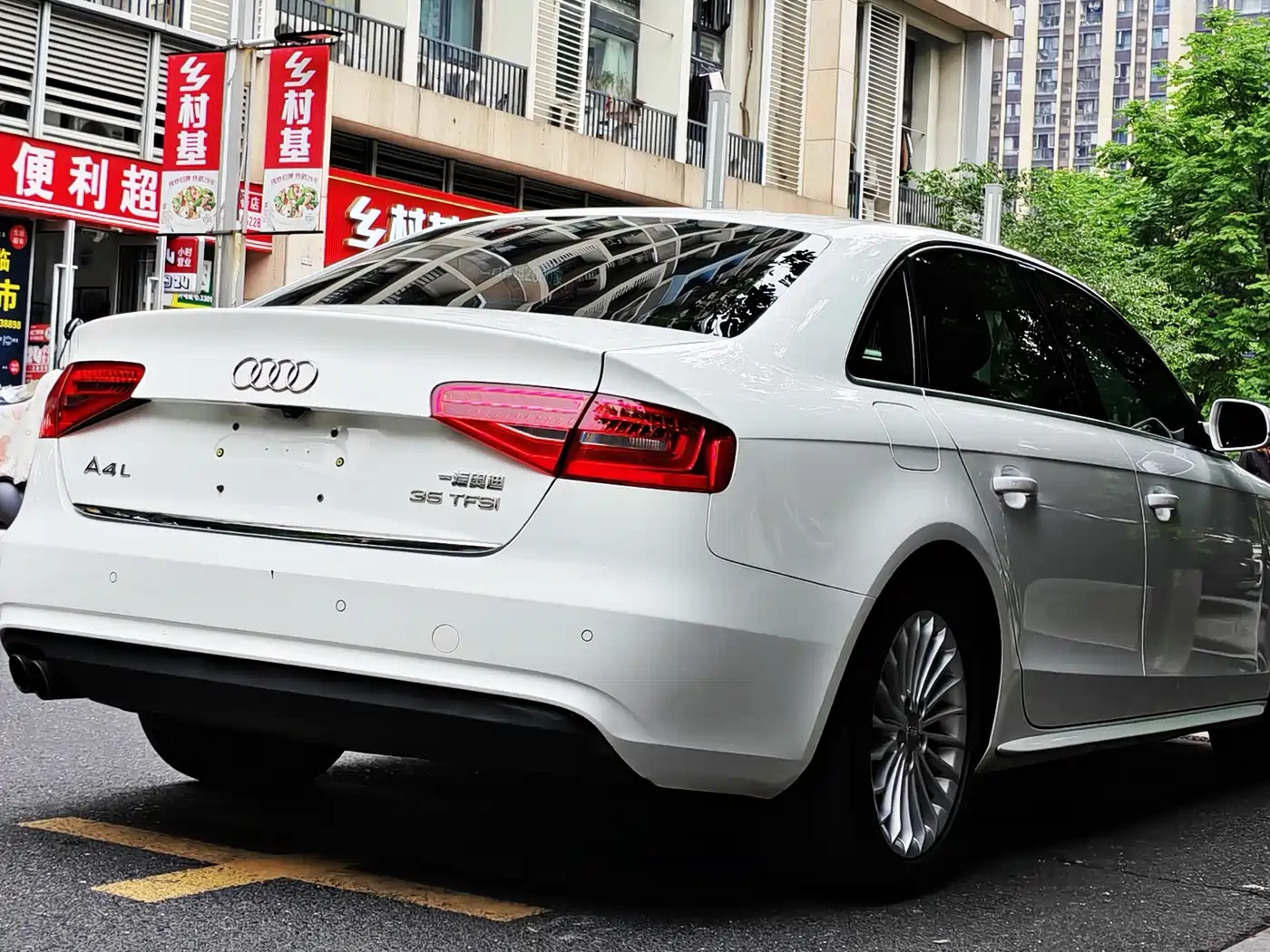 Audi A4L 2015 35 TFSI Auto Comfort фото 4