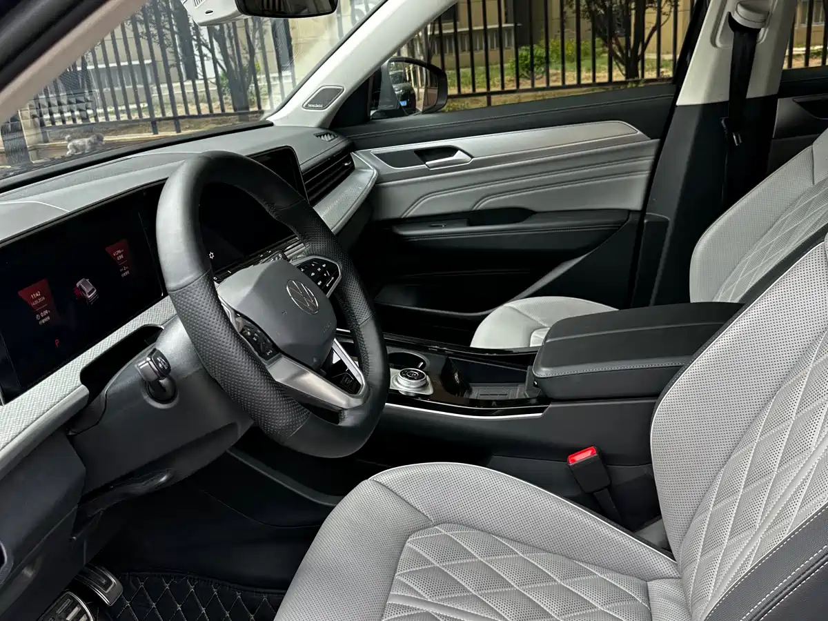 Volkswagen Talagon 2024 380TSI 4WD R-Line Parade Shared Edition фото 6