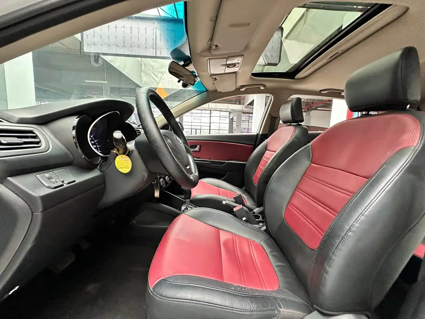 Kia K2 2015 Hatchback 1.4L AT GLS Cool Edition фото 12