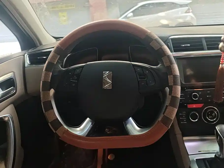 DS 6 2015 2014 1.6T Luxury Edition THP160