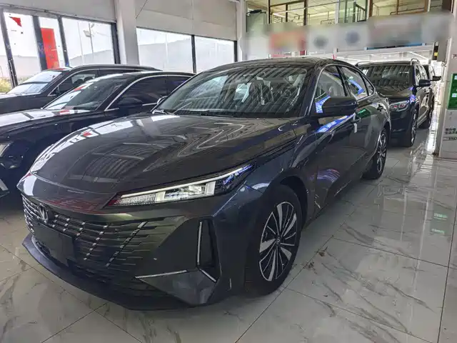 Changan Eado PHEV Интеллектуальная, новый двигатель Blue Whale, 145KM, Battleship