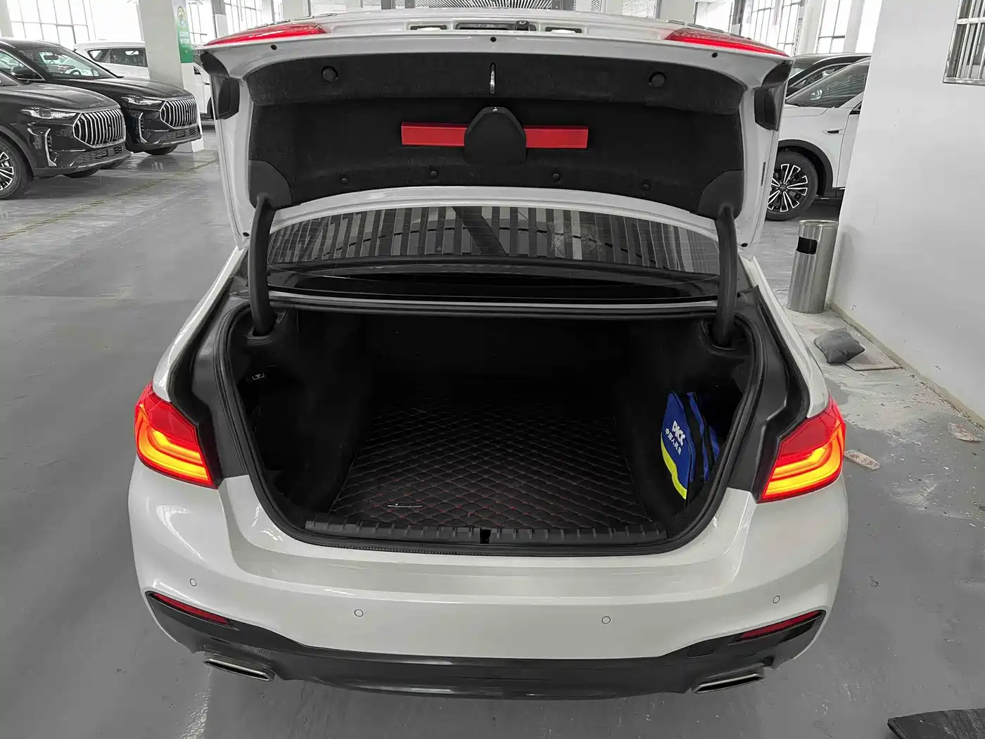BMW 5 Series 2018 525Li M Sport Package фото 18