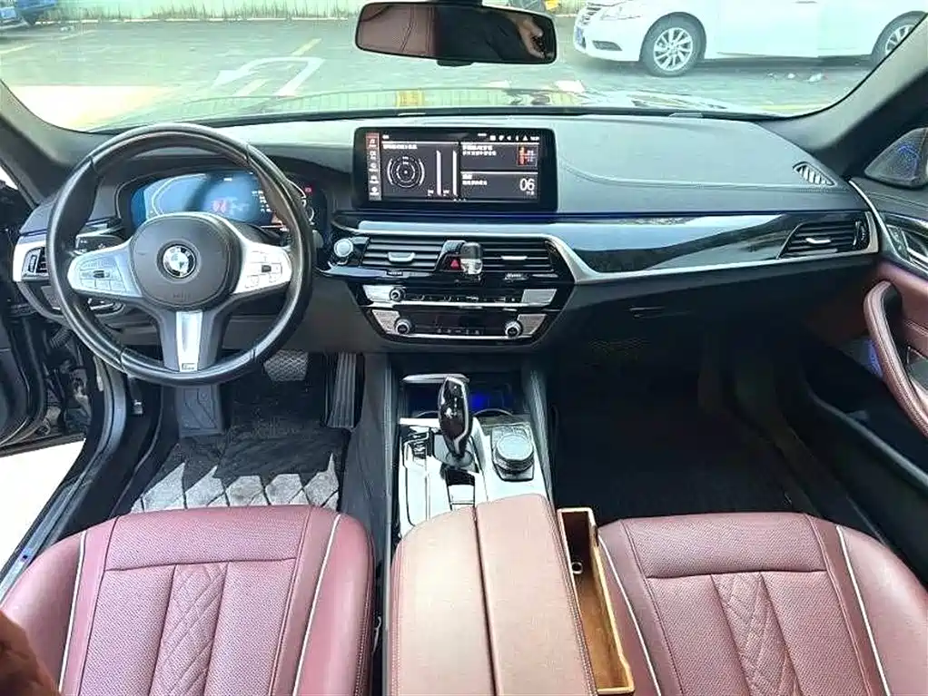 BMW 5 Series 2022 Model Second Facelift 525Li M Sport Package фото 6