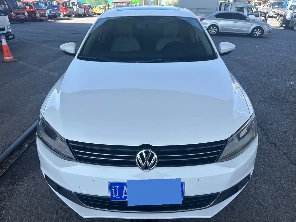 Volkswagen Sagitar 2012 Model 1.4TSI Automatic Fashion фото 2