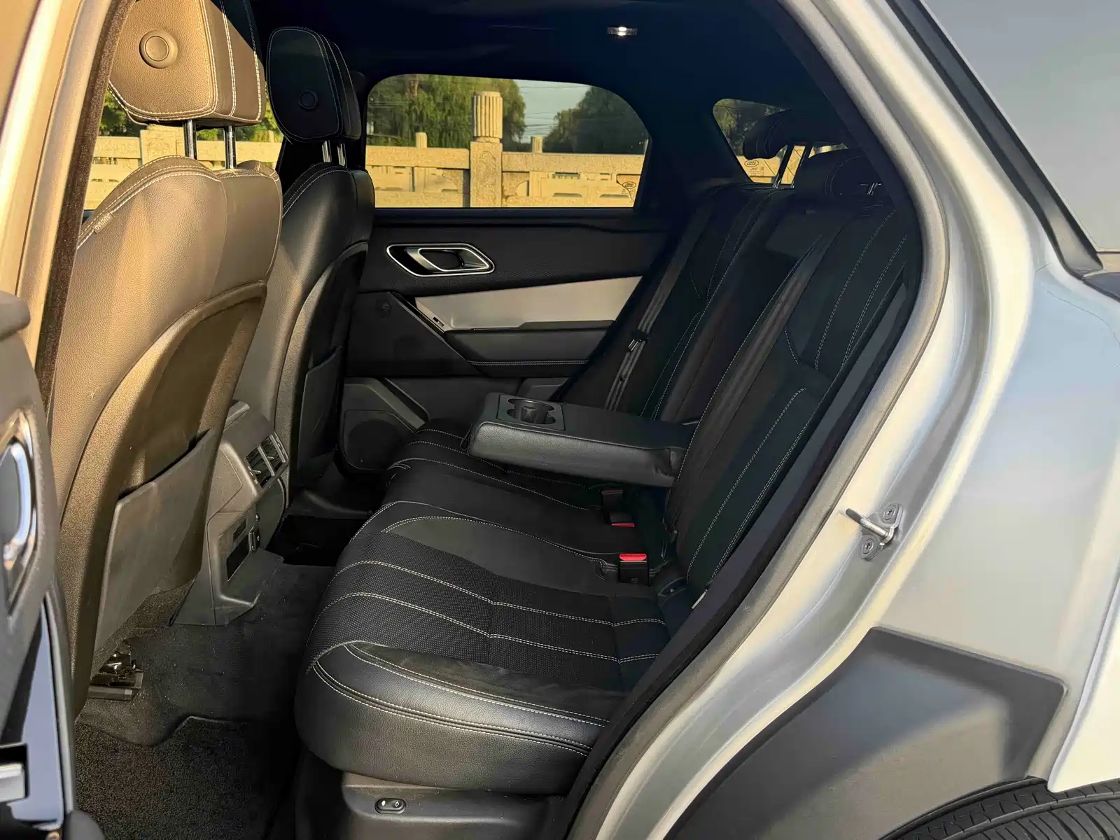 Фото 10 - Land Rover Range Rover Velar