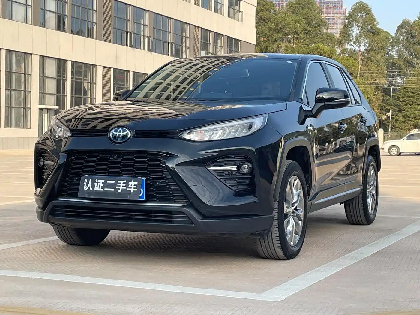 Toyota Wildlander 2022 Hybrid 2.5L E-CVT FWD Luxury Edition