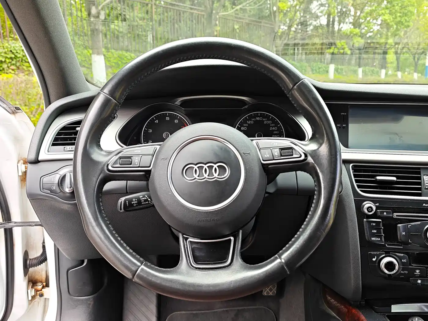 Audi A4L 2016 35 TFSI Collector's Edition S line Comfort фото 16