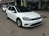 Фото 3 - Volkswagen Golf