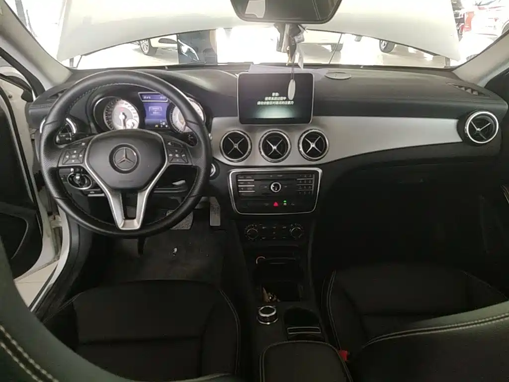 Mercedes-Benz GLA 2016 GLA 200 Fashion фото 10