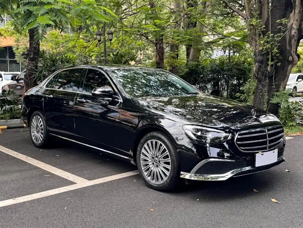 Mercedes-Benz E-Class 2022 Second Facelift E 300 L Fashion фото 3