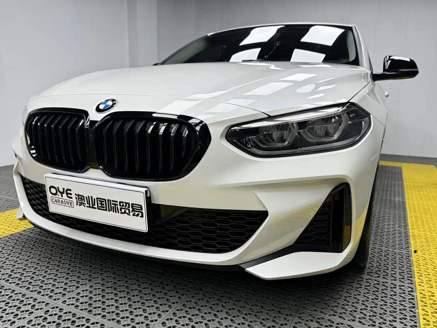 BMW 1 SERIES