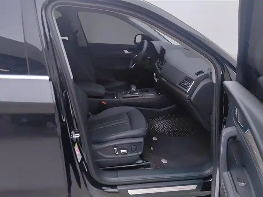 Audi Q5L 2023 40T Luxury Elegance фото 8