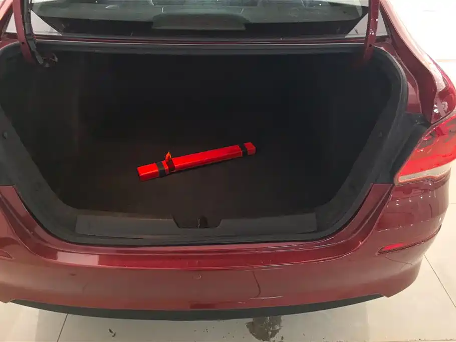 Chevrolet Cavalier 2016 1.5L Automatic Enjoyment Edition фото 4