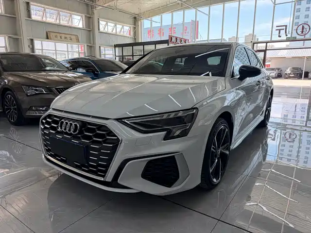 Фотография AUDI A3