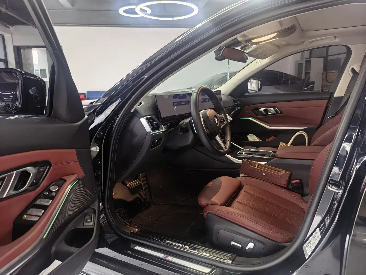 BMW 3 Series 2023 325Li M Sport Package фото 8