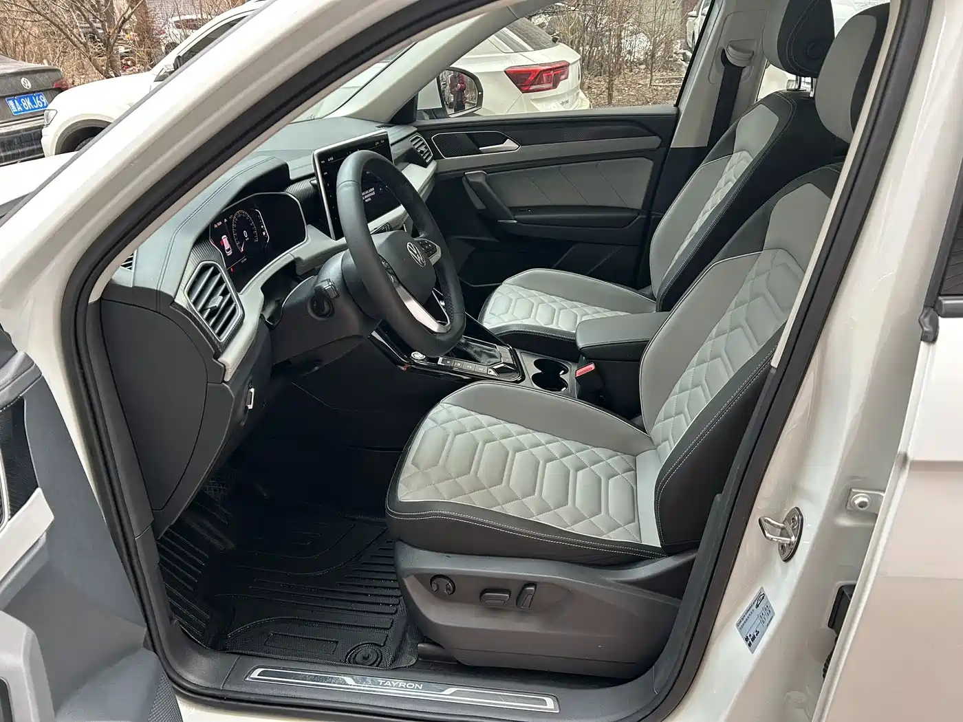 Volkswagen Tayron 2023 280TSI 2WD Luxury Plus Advanced Edition фото 13