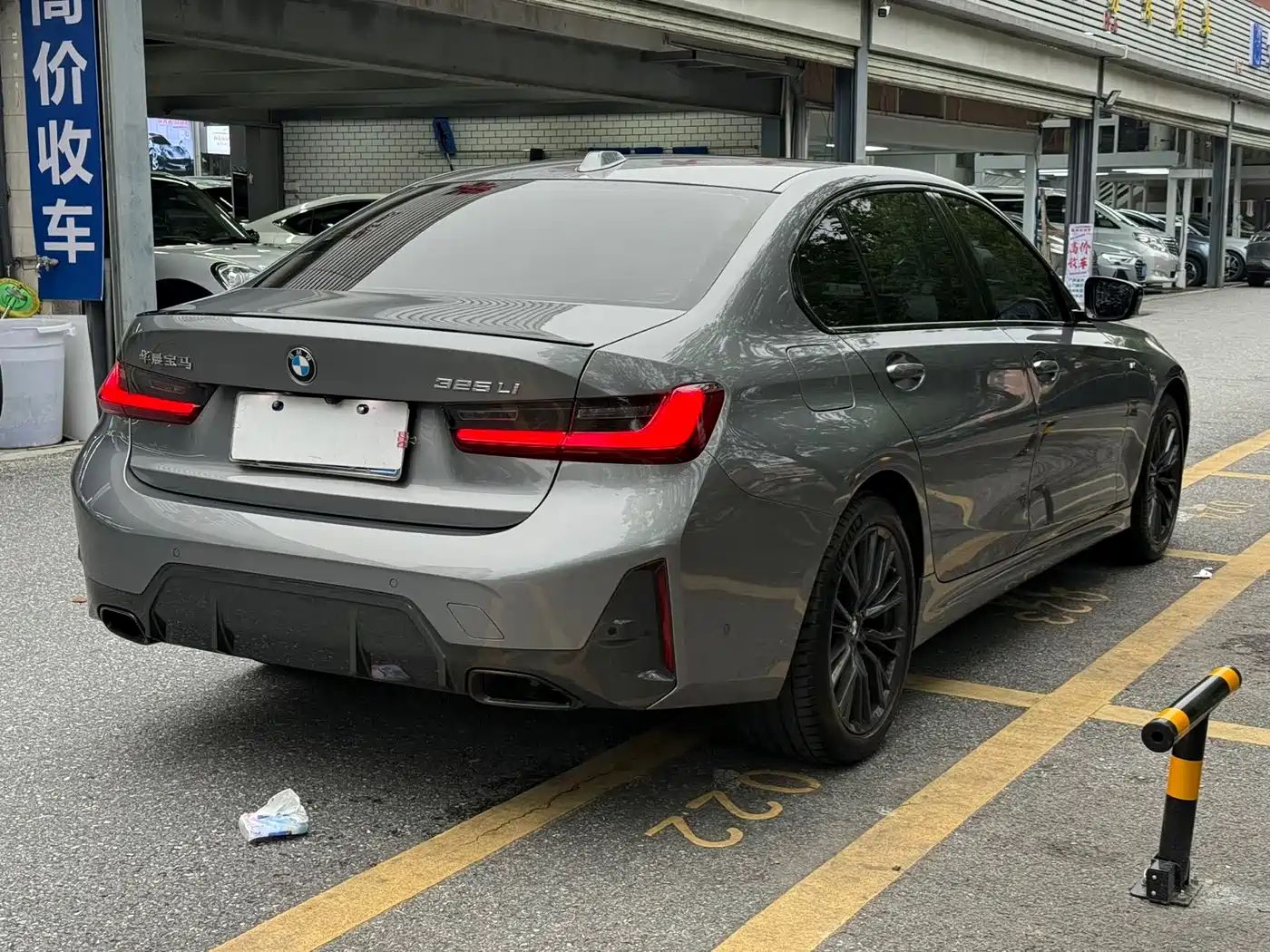BMW 3 Series 2023 325Li M Sport Black Night Package фото 5