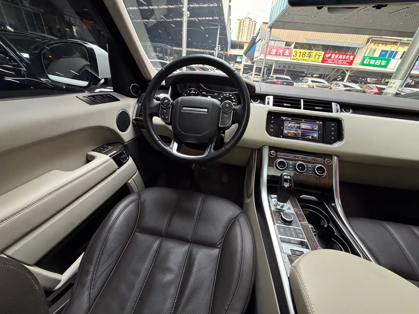 Land Rover Range Rover Sport 2016 Model 3.0 SC V6 HSE фото 34