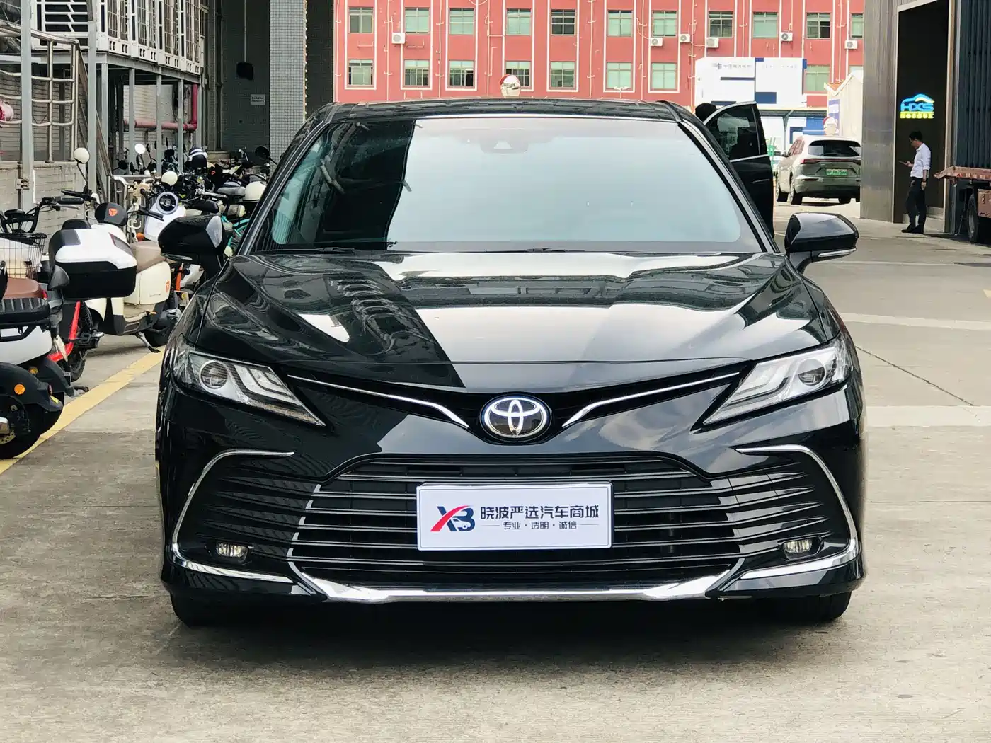 Toyota Camry 2023 2.0G Luxury Edition фото 3