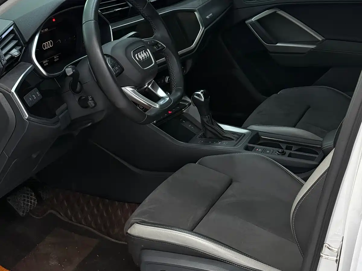 Audi Q3 2023 35 TFSI Fashion Dynamic (1.4T) фото 7