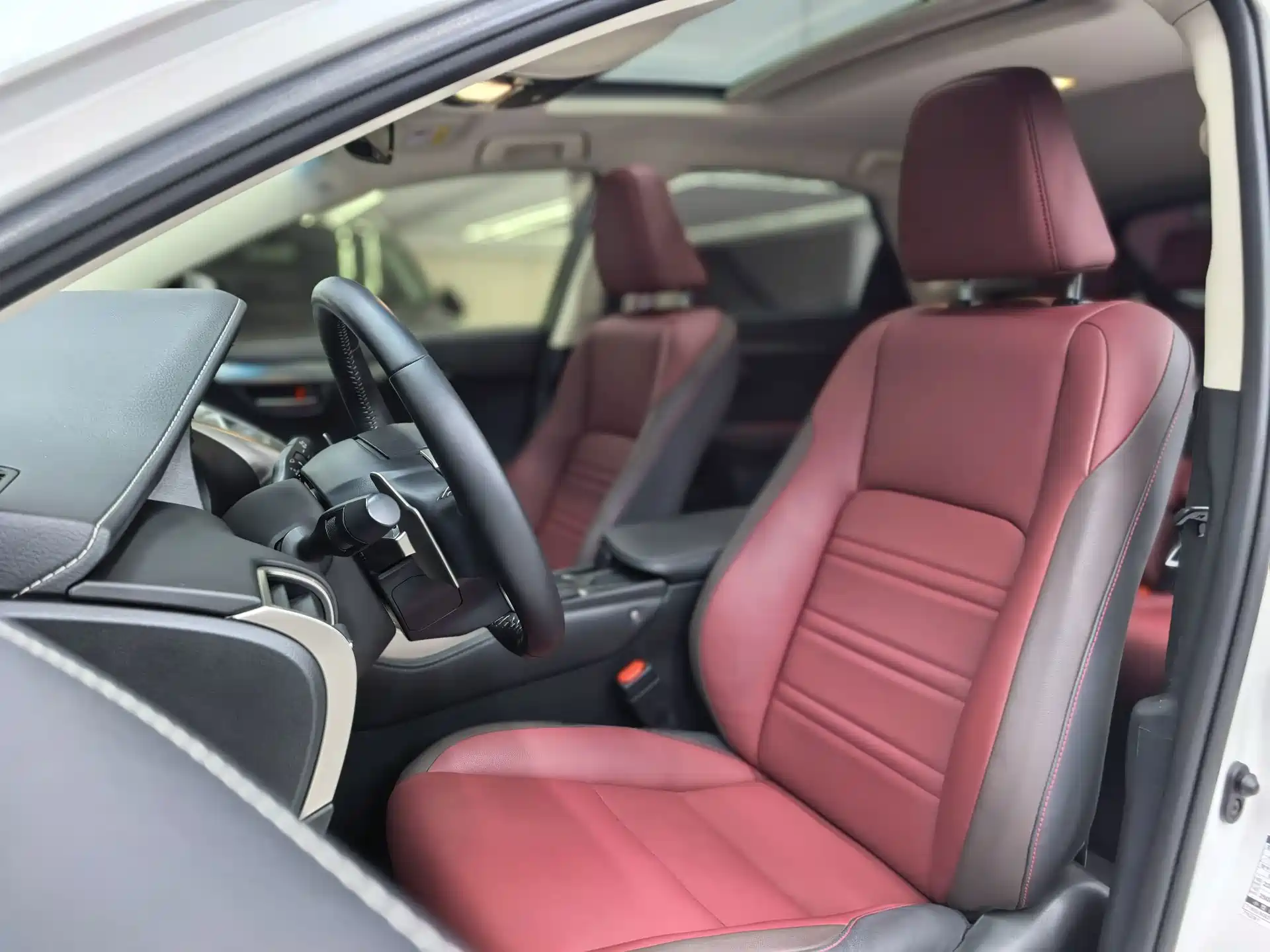 Фото 31 - Lexus NX