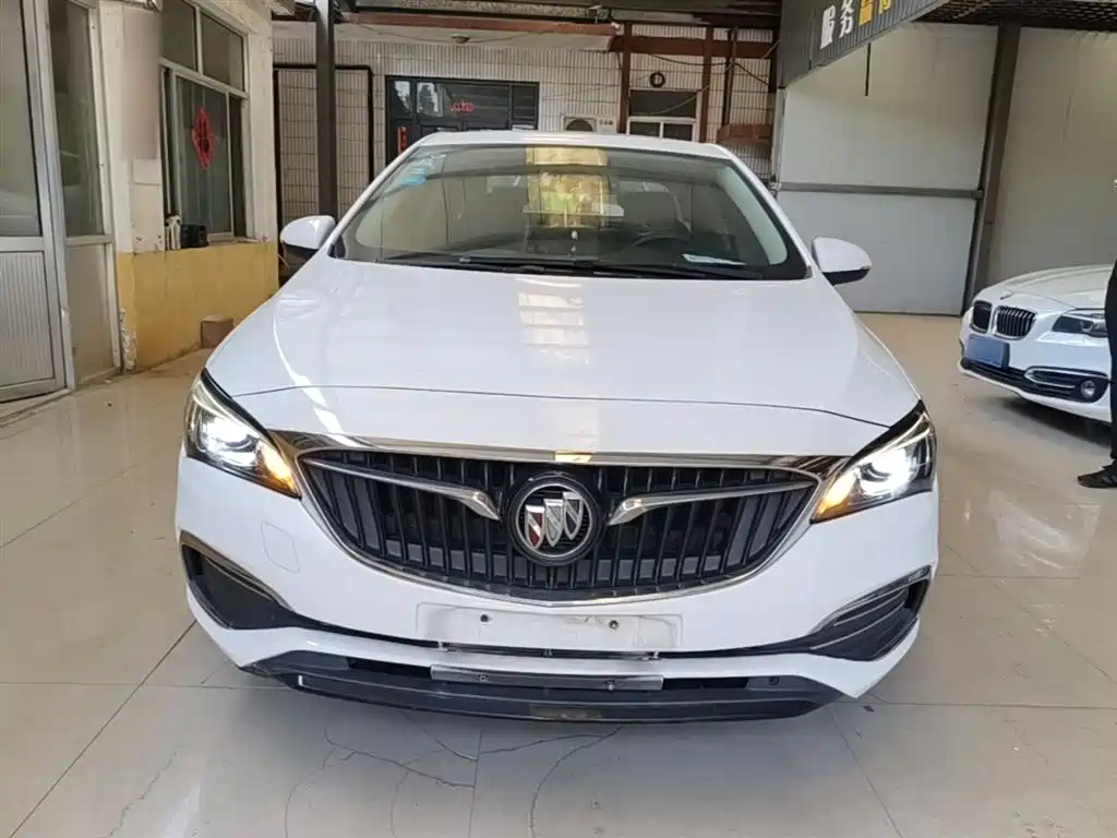 Buick Verano 2019 Sedan 15S Auto Leading фото 3