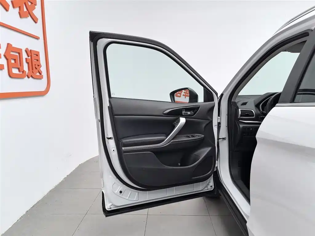 Mitsubishi Eclipse Cross 2018 1.5T CVT 2WD Dream Edition фото 8
